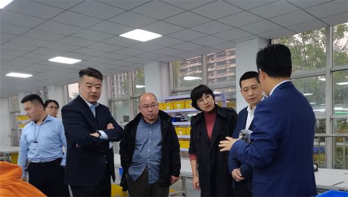 中国移动青岛分公司参观 (1).jpg